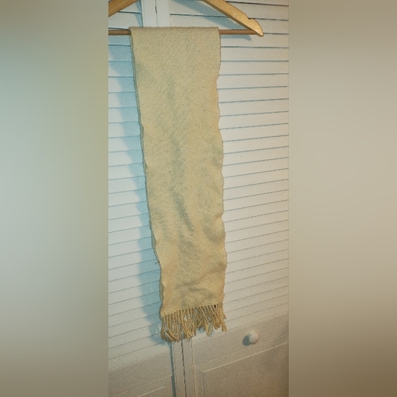 Vintage Handcraft Inc 100% Virgin Wool Cream Hand Woven Scarf - Picture 1 of 6